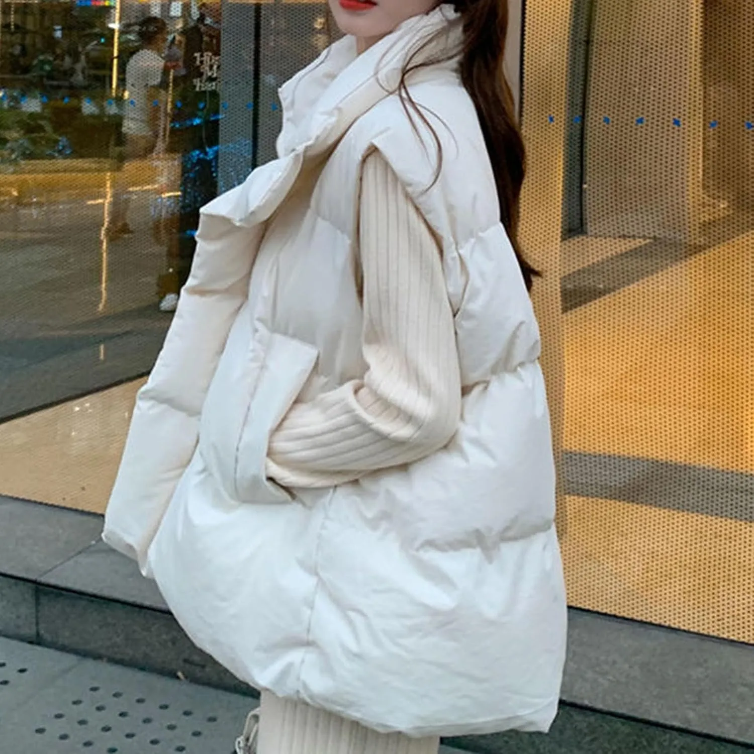 Akklian Women's Quilted Puffer Vest Stand Collar Sleeveless Zip Padded Coat Winter Oversized Gilet Cotton Jacket with Pockets