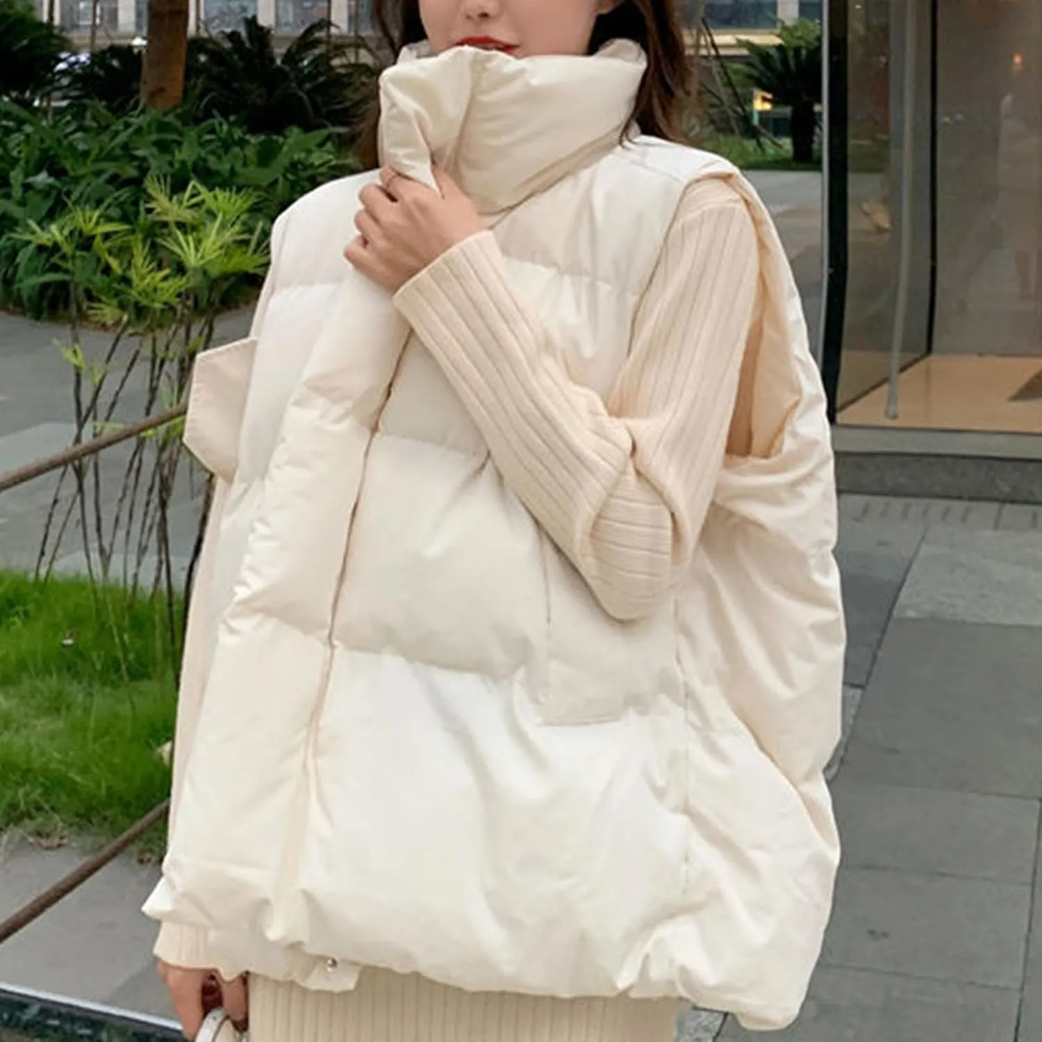 Akklian Women's Quilted Puffer Vest Stand Collar Sleeveless Zip Padded Coat Winter Oversized Gilet Cotton Jacket with Pockets